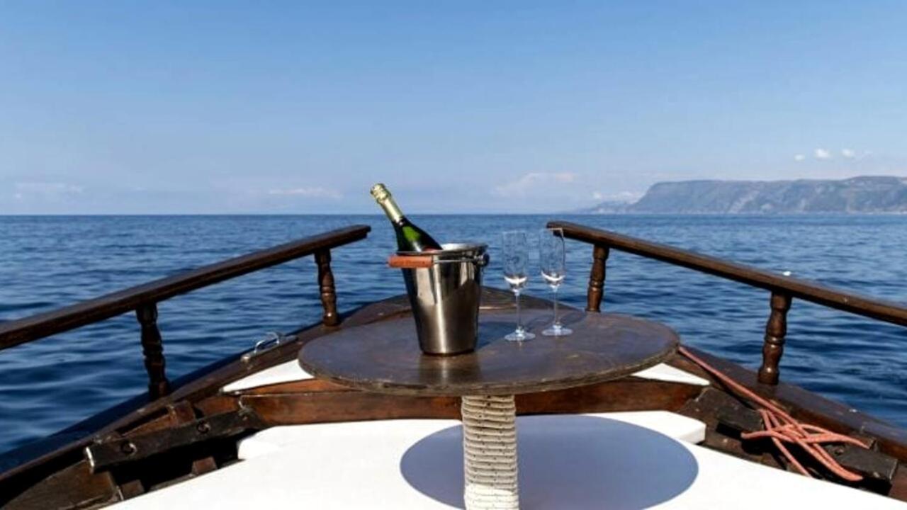 Limoni Sul Mare Bed & Breakfast Torre Faro Exterior photo