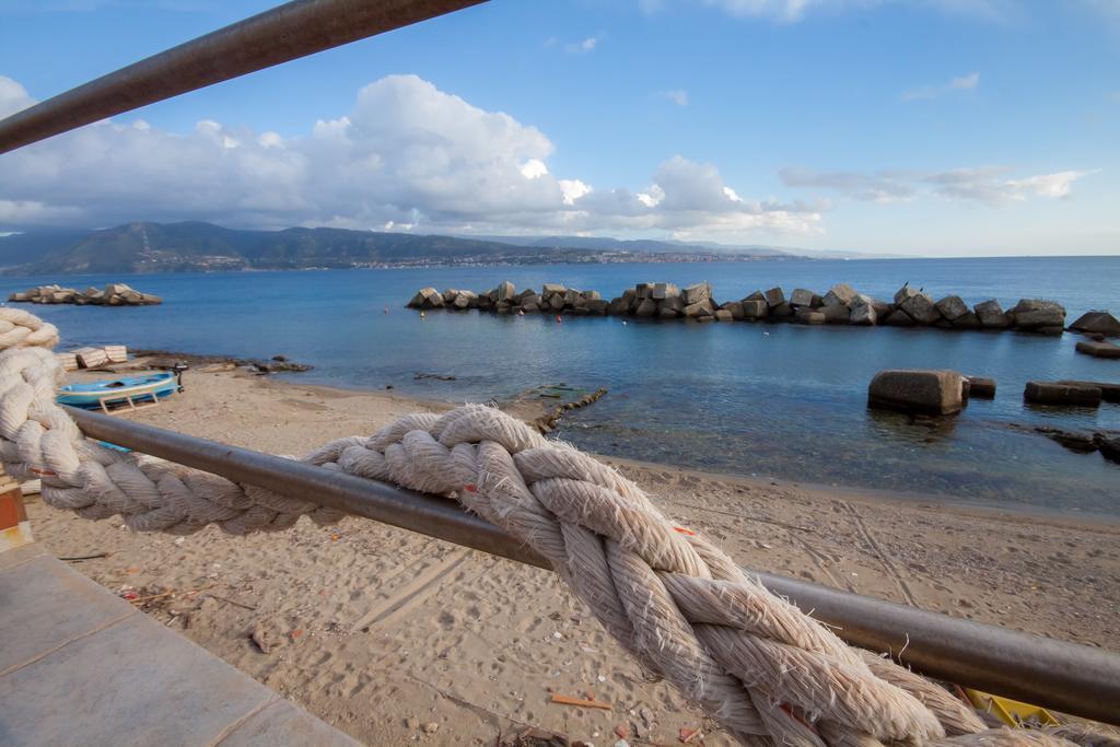 Limoni Sul Mare Bed & Breakfast Torre Faro Room photo