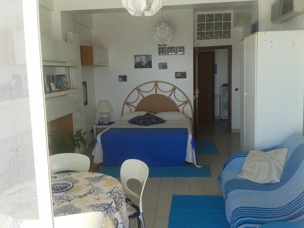 Limoni Sul Mare Bed & Breakfast Torre Faro Room photo